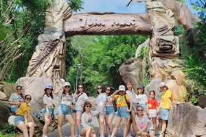 Phụ nữ sẽ được giảm 50% giá vé tại Núi Thần Tài