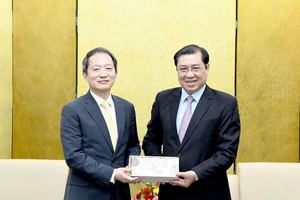Chủ tịch Đà Nẵng gặp Tổng lãnh sự quán Hàn Quốc tại Đà Nẵng
