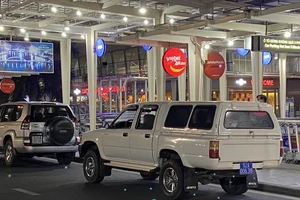 Vụ 4 du khách: Gây khó khăn cho việc chống dịch COVID-19