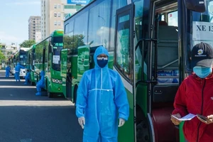 Hơn 700 người dân Quảng Ngãi rời 'tâm dịch Đà Nẵng' về quê