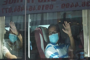 Đoàn y bác sĩ Huế, Bình Định rút khỏi Đà Nẵng