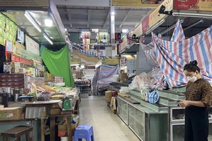 Tiểu thương Đà Nẵng lo lắng vì vắng người mua sắm