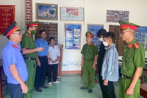 Mâu thuẫn trong quán karaoke, 6 học sinh lao vào hỗn chiến