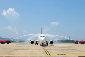 Tạm dừng khai thác các cảng hàng không khu vực miền Trung