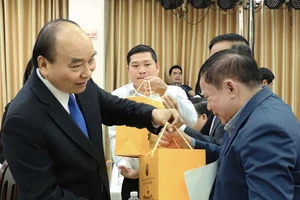 Chủ tịch nước Nguyễn Xuân Phúc gặp mặt cán bộ hưu trí cấp cao các tỉnh miền Trung