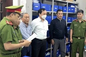 Tạm giữ hình sự 4 người liên quan đến đăng kiểm tàu cá