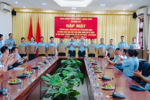 Sư đoàn không quân 372 đền ơn đáp nghĩa