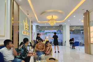 Hàng loạt khách hàng tố cáo 1 viện thẩm mỹ gây hại cho sức khỏe
