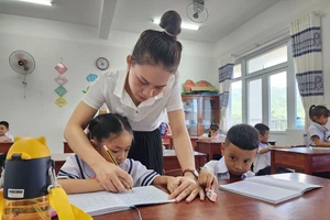 Vụ phụ huynh không cho con đi học: 37/54 em đã đi học trở lại