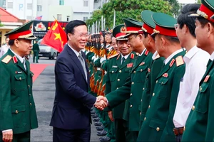 Chủ tịch nước Võ Văn Thưởng: 'Quân khu 5 không để bị động, bất ngờ trong mọi tình huống'.