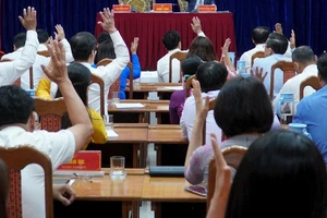 Quảng Nam, Quảng Ngãi trống ghế Chủ tịch UBND tỉnh.