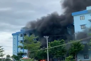 Cháy nhà xe Bệnh viện Thăng Hoa, bệnh nhân một phen hú vía