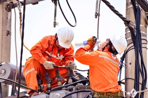 Nắng nóng kỷ lục, tiêu thụ điện miền Bắc lập đỉnh trong ngày 4-8