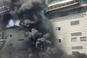 Cháy lớn tại dự án cao ốc phức hợp Nguyễn Kim