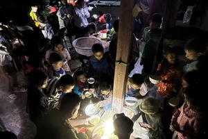 Sơ tán hàng trăm hộ dân miền núi Đà Nẵng đến nơi an toàn