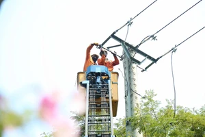 Sản lượng điện tiêu thụ ở miền Trung-Tây Nguyên xác lập mức 'đỉnh' mới vì nắng nóng