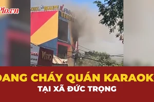 Đang cháy quán karaoke trên đường Phan Đình Phùng, xã Đức Trọng