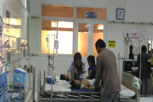 Bi kịch, cha trộn thuốc sâu đầu độc 3 con nhỏ