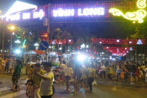 Phố đi bộ Vĩnh Long chính thức hoạt động