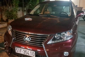 Vào khách sạn trộm xe Lexus của người tình cũ