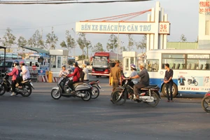 Cần Thơ: Khách qua bến xe tăng 10% dịp lễ 30-4 và 1-5