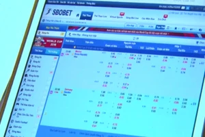 Chủ quán cùng khách cá cược World Cup qua mạng