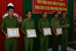 Bộ Công an phá đường dây cá cược bóng đá ở Hậu Giang