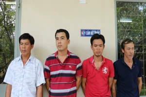 Phá hai tụ điểm cá độ bóng đá ở Cần Thơ trong đêm