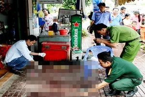 Dùng vỏ chai bia đâm chết người ở tiệm ăn