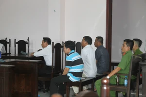 Chuyên gia luật nói về vụ 'bị cáo biến mất, tòa phải hoãn xử'