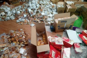 Tiêu hủy gần 4.000 bánh trung thu không rõ nguồn gốc