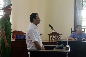 Hầu tòa vì lừa chiếm đoạt tiền tỉ góp vốn của cổ đông