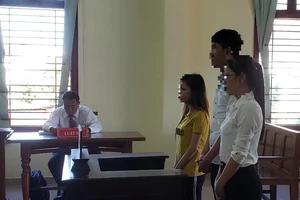 Nhóm sinh viên hầu tòa vì môi giới bằng giả