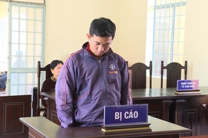 Vào tù vì quyết 'mua dâm' bé gái 14 tuổi