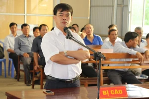 Giảng viên dọa giết hiệu trưởng bị đề nghị 18 tháng tù