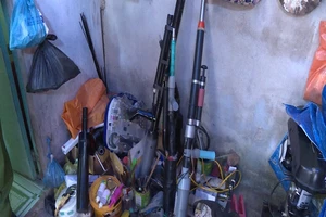 Điều tra vụ trộm xe, phát hiện nơi chế tạo súng trái phép