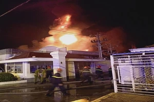 Đang cháy lớn ở Khu công nghiệp Trà Nóc