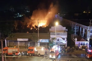 Vụ cháy ở KCN Trà Nóc: Bảo vệ thành công bồn dầu 4.000 lít