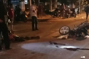 Xe máy tông nhau trên QL53, hai người tử vong