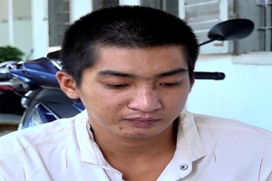 Trộm xe hết xăng, kẻ trộm chờ trời sáng mang đi sửa