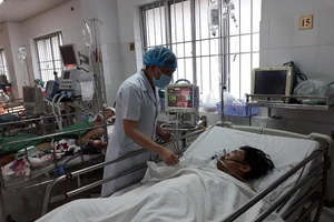 Cứu sống thanh niên tự tông xe tải vỡ gan