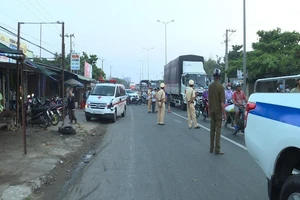 Xe chuyển viện tông tử vong người đi đường