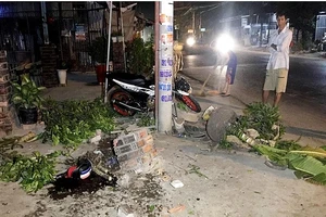Tông xe máy vào trụ điện, nam thanh niên tử vong