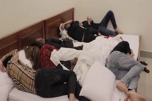 Hơn chục nam thanh nữ tú “bày tiệc” ma túy trong nhà nghỉ