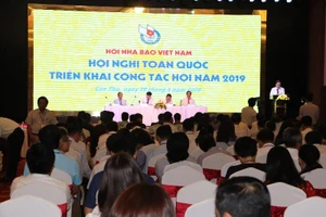 Báo chí phải tránh nguy cơ bị dẫn dắt bởi tin tức giả mạo 