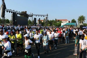 Hơn 4.000 người chạy Marathon chống biến đổi khí hậu