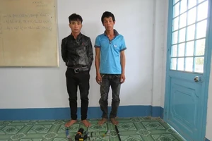 Dùng dao lưỡi cưa chém người cướp xe ngay trên đường