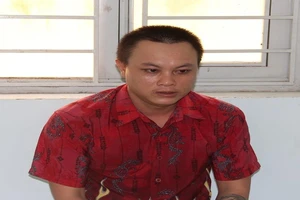 Nhậu say, đập xe rồi tấn công công an