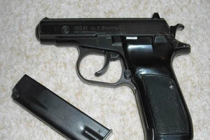 Ảnh minh họa sung quân dụng trên Internet