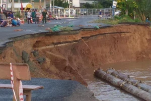 Quốc lộ 91 tiếp tục sạt lở nghiêm trọng